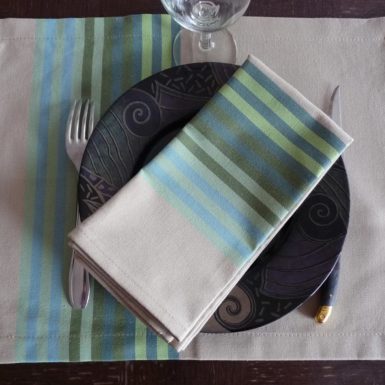 set-de-table-tissu-vert-authentique
