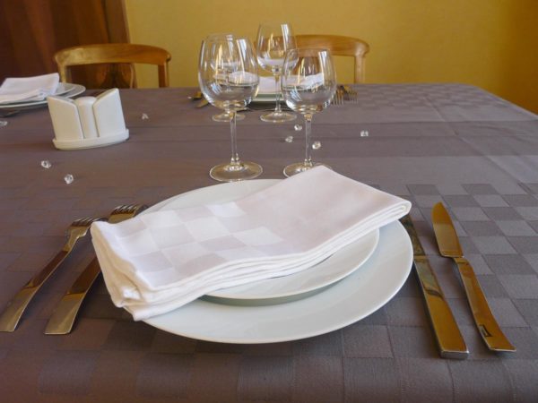 Nappe de table étain ROQUEFIXADE – Image 2