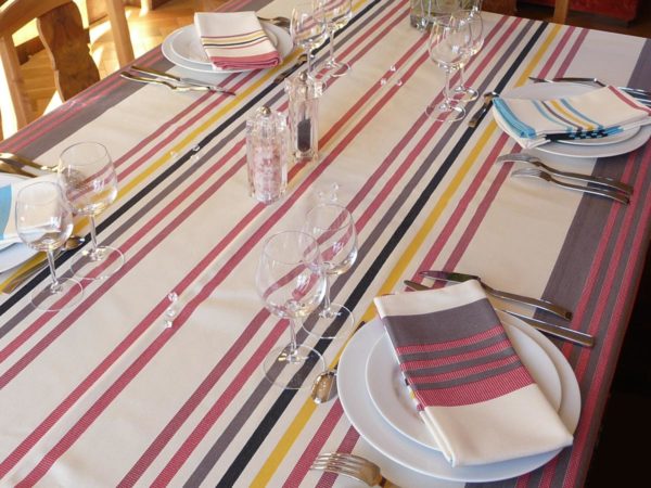 Nappe de table rouge CAMON