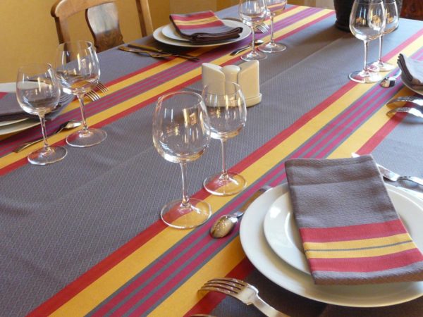 Nappe de table rouge et jaune PUIVERT