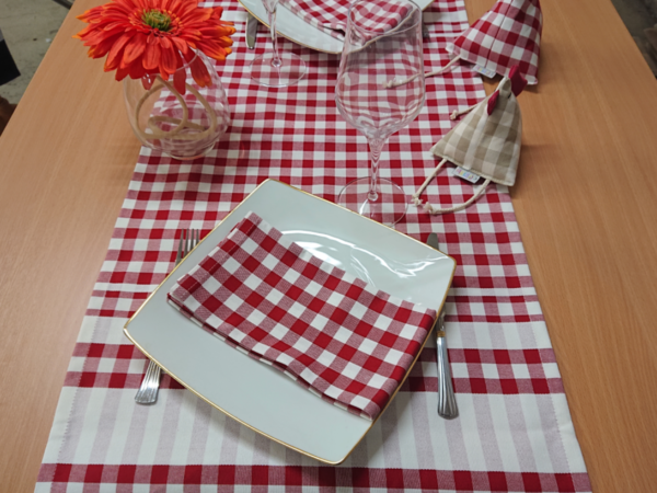 serviette-de-table-rouge-guinguette