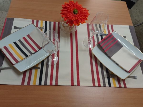 Chemin de table en coton rouge CAMON – Image 2