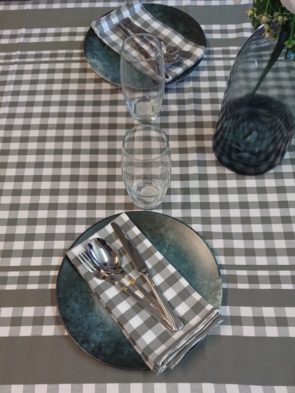 nappe-carreaux-gris-blanc-guinguette