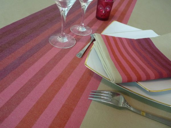 Nappe de table rouge AUTHENTIQUE