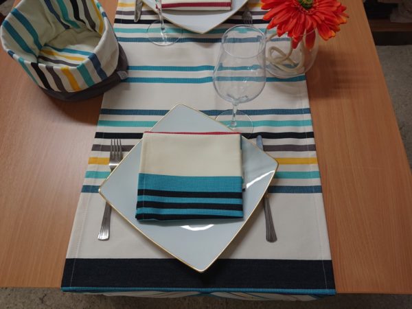 Chemin de table en coton bleu CAMON