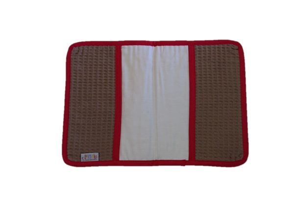 Protège carnet de santé en nid d'abeille mastic broderie coccinelle – Image 2