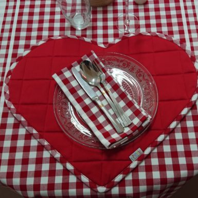 set-table-coeur-rouge