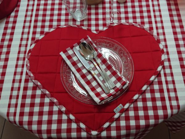 set-table-coeur-rouge