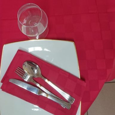 Serviette de table rouge ROQUEFIXADE