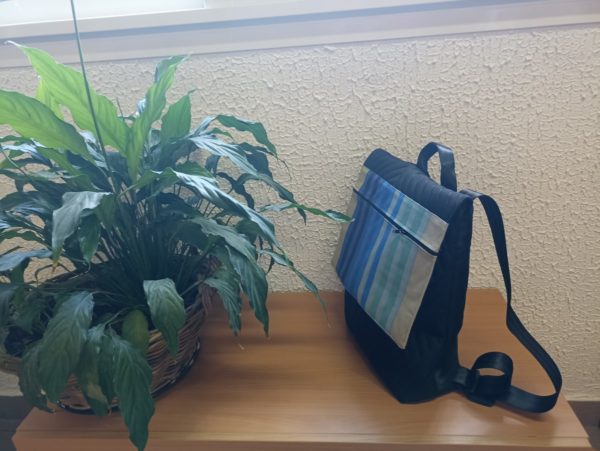 Sac à dos en matières recyclées AUTHENTIQUE bleu